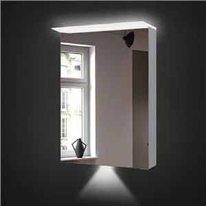Verspiegelter Waschtisch im Badezimmer
